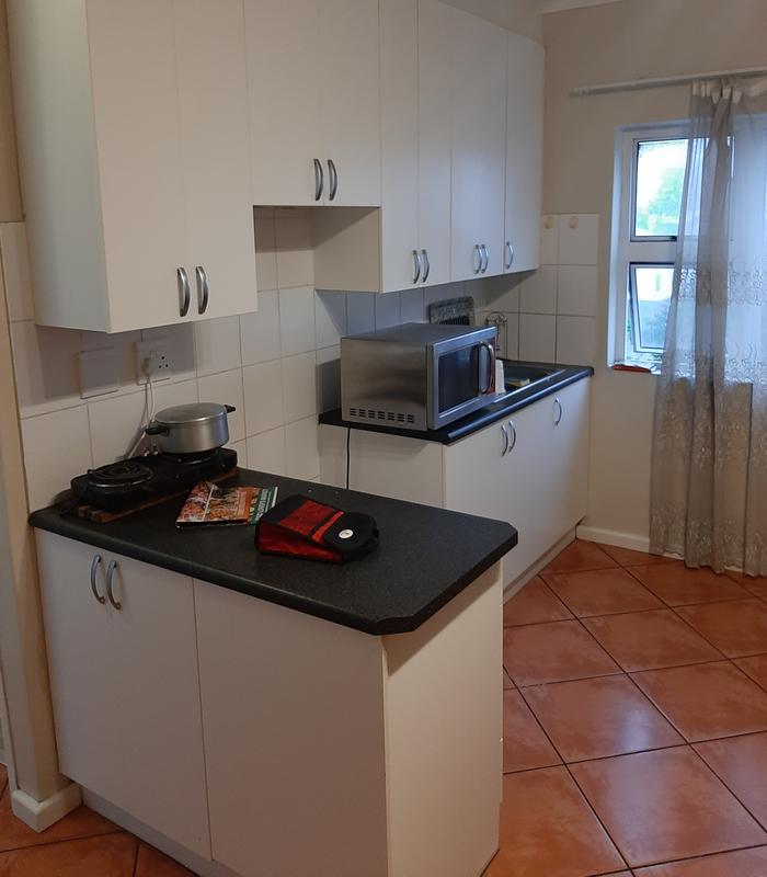 To Let 1 Bedroom Property for Rent in Goodwood Central Western Cape